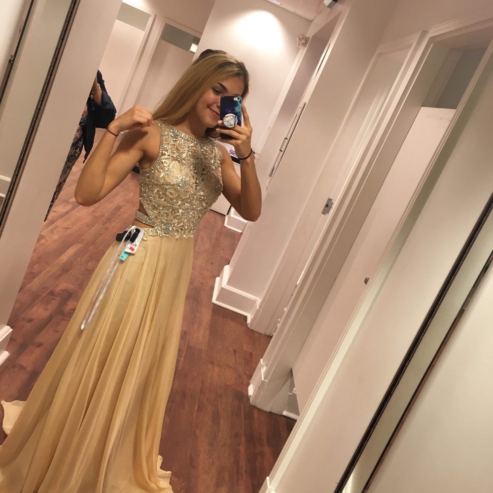 Size 0 prom dress